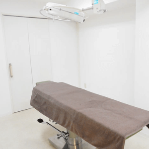 共立美容外科 京都院の二重整形を受ける前の手術室