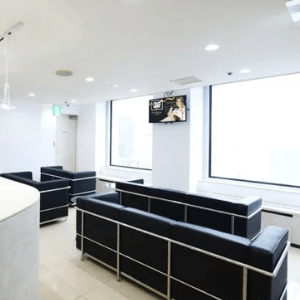 共立美容外科 大阪2院の二重整形を受ける前の待合室
