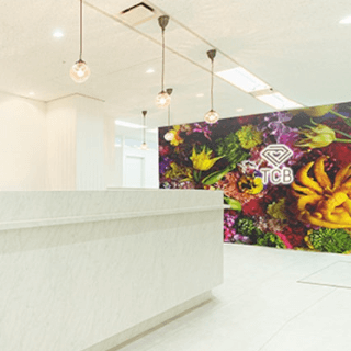 TCB東京中央美容外科 東京18院のクマ取りを受ける前のエントランス