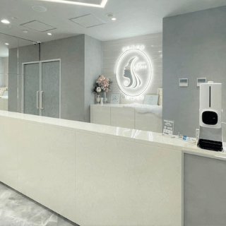 T-CLINICのクマ取りを受ける前の受付