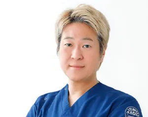 沖縄で二重埋没が上手い先生 表参道スキンクリニック沖縄院の髙見 薫医師