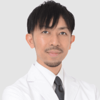 東京美容外科福岡院の豊胸手術を担当する医師