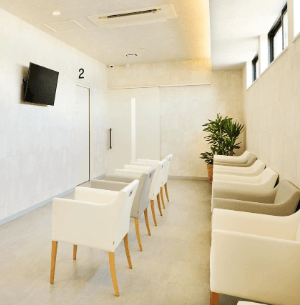 坂本レディースクリニックの医療脱毛を受ける前の待合室