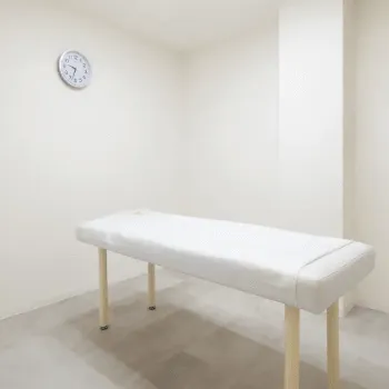 エミナルクリニック 熊本院の医療脱毛を受ける施術室