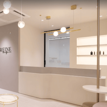 REINE Beauty Clinicの糸リフトを受ける前の受付