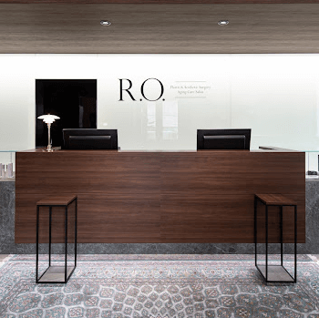 R.O. clinicの糸リフトを受ける前の受付