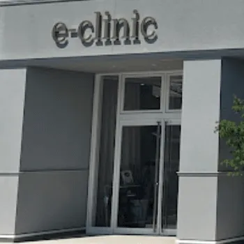 eスキン＆eクリニック 富山院の糸リフトを受ける医院の入り口