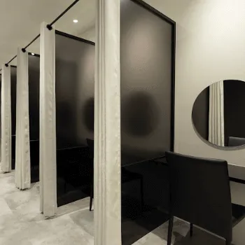 TCB東京中央美容外科 富山院の糸リフトを受けた後のパウダールーム