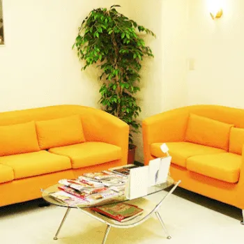 東京青山クリニック 富山院の糸リフトを受ける前の待合室