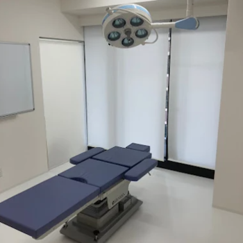 eクリニック 福岡院の二重整形を受ける施術室