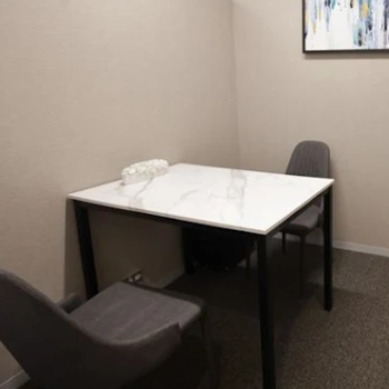 東郷美容形成外科 福岡の二重整形を受ける前のカウンセリングルーム