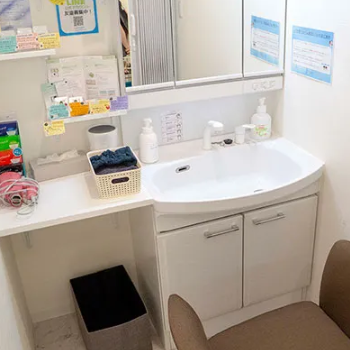 いしなぎ形成外科リンパ浮腫クリニックのクマ取り整形を受けた後のパウダールーム