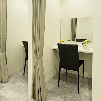 TCB東京中央美容外科 姫路院のクマ取り整形を受けた後のパウダールーム