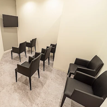 TCB東京中央美容外科 水戸院のクマ取り整形を受ける前の待合室