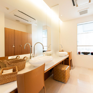 高崎メディカルクリニックの二重整形を受けた後のパウダールーム