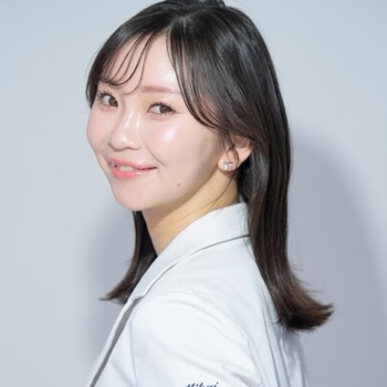 湘南美容皮フ科 福岡天神院の医療脱毛を受ける前の診察を担当する医師