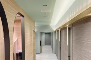 品川美容外科 仙台院のシミ取りを受けるクリニックの廊下