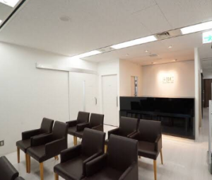 湘南美容クリニック 横浜5院のシミ取りを受ける前の待合室2