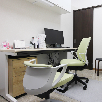 よつば会クリニック 全国14院のジェントルマックスによる都度払いの医療脱毛を受ける前の診察室