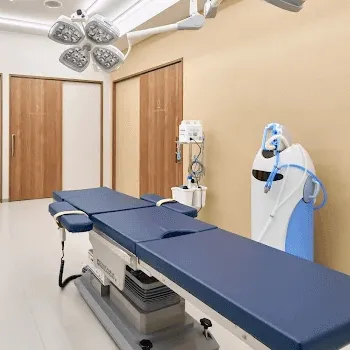 みどりクリニック 千葉中央のクマ取りを受けるせ