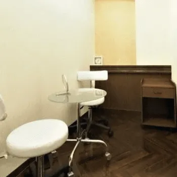 ユイメディカルクリニック 幕張医院のクマ取りを受ける前のカウンセリングルーム