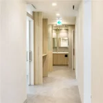 クリニーク福岡天神のシミ取りを受けるクリニックの廊下