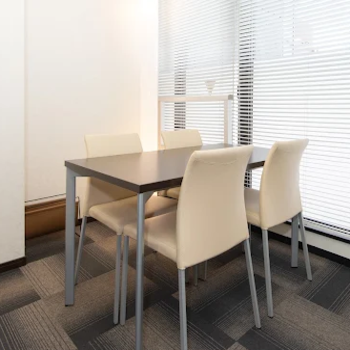 福岡美容皮膚科あやべクリニックの二重整形を受ける前のカウンセリングルーム