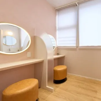 広島美容外科メイプルクリニックの二重整形を受けた後のパウダールーム