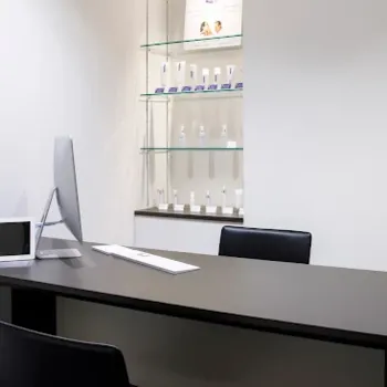 顔のクリニック金沢の医療事務を受ける前の診察室