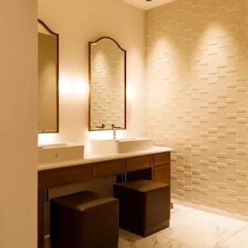 顔のクリニック金沢の医療事務を受けた後のパウダールーム