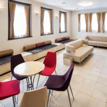 畷形成外科医院の医療事務を受ける前の待合室