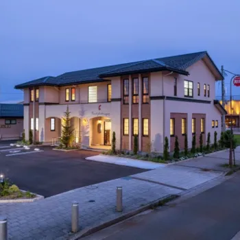 畷形成外科医院の外観の様子