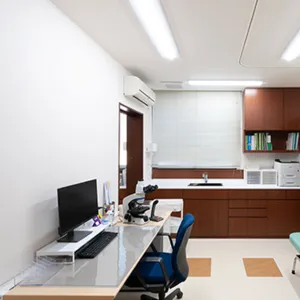しまだ皮ふ科クリニックの医療事務を受ける前の診察室