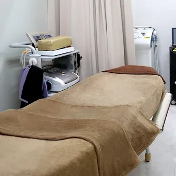 ジョウクリニック 那覇院の医療脱毛を受ける施術室