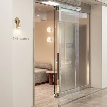 LIGHT CLINIC 大阪院の入り口