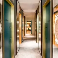 HAAB DREAM BEAUTY CLINIC 大阪梅田院の二重整形を受けるクリニックの廊下