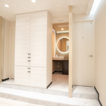 BAO CLINIC 大阪2院のジェントルマックスプロによる施術を受けた後のパウダールーム