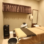 品川スキンクリニック 千葉院のシミ取りを受ける施術室
