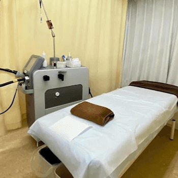 プラセルクリニック 新宿院の医療脱毛を受ける施術室