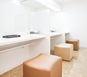 シロノクリニック 横浜院のシミ取りを受けた後のパウダールーム