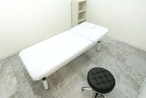 TCB東京中央美容外科 大阪6院のシミ取りを受ける施術室