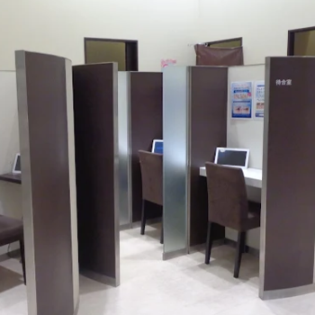 品川美容外科 福岡院の二重整形を受ける前の待合室