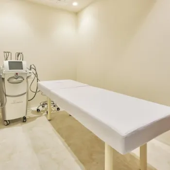 リナートビューティークリニックの医療ダイエットを受ける施術室