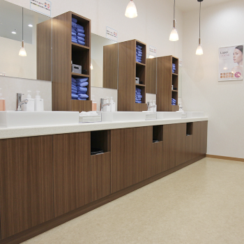 よつば会クリニック 全国13院のシミ取りを受けた後のパウダールーム