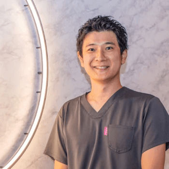 ブルームクリニックのほくろ除去を担当するドクター