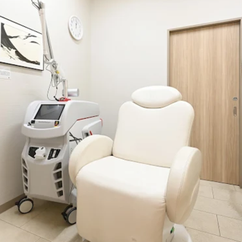 ふじもと皮フ科クリニックのシミ取りを受ける施術室