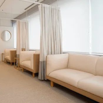 飯尾形成外科クリニックの二重整形を受ける前の待合室