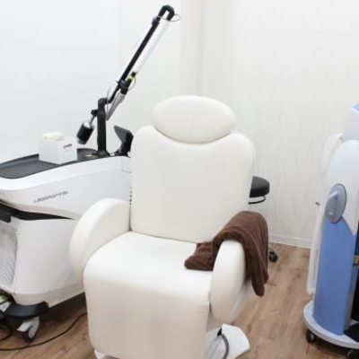 トータルスキンクリニックのシミ取りを受ける施術室