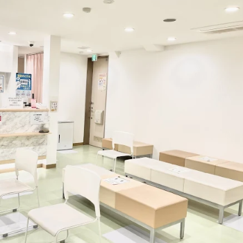 濱田皮膚科クリニックのほくろ除去を受ける前の待合室