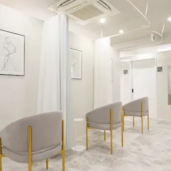 カメリア美容皮ふ科のほくろ除去を受ける前の待合室